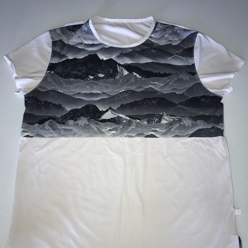 Lululemon Mountain Print Technical T